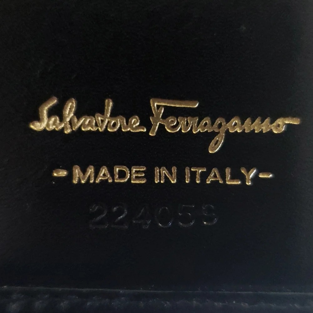 Salvatore Ferragamo Black Leather Wallet. Small continental size - Picture 7 of 9